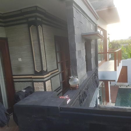 Yogi Homestay Canggu Екстериор снимка
